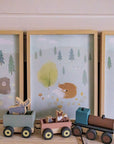 Barneplakater, Kunst plakat barnerom, interiør, bilde barnerom, Illustrasjon, Oscar Jansen, Oscart, Bjørn, Design Little Climby, Norsk design, nordisk design, bærekraftig, made in Norway, bilde, interiør barnerom