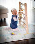 Banygym som er best i test kanskje. Babygymmen er i alle fall denne babyens favoritt