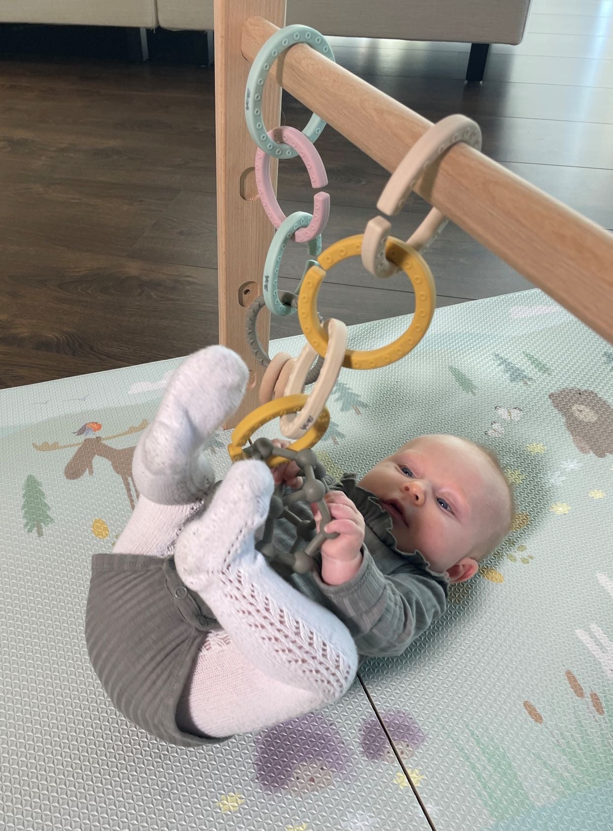 Babygym som også kan brukes til aktivitetsstativ. Babygym som har flere funlsjoner i 1