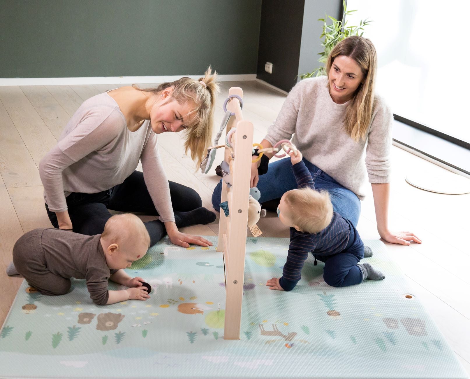 Babygym som er best i test gjennomført av mange små testpiloter. Babygym som mini elsker å leke med